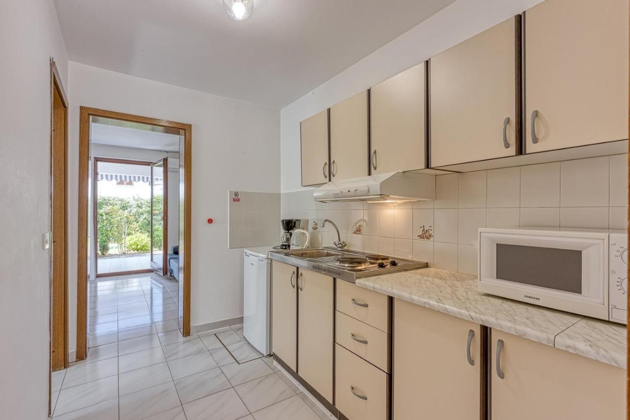 Apartments Kiki Spada โปเรช ภายนอก รูปภาพ