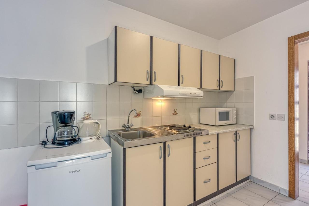 Apartments Kiki Spada โปเรช ภายนอก รูปภาพ